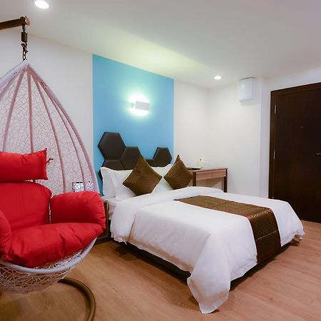 Memoire Hornbill Hotel Кучинг Екстериор снимка