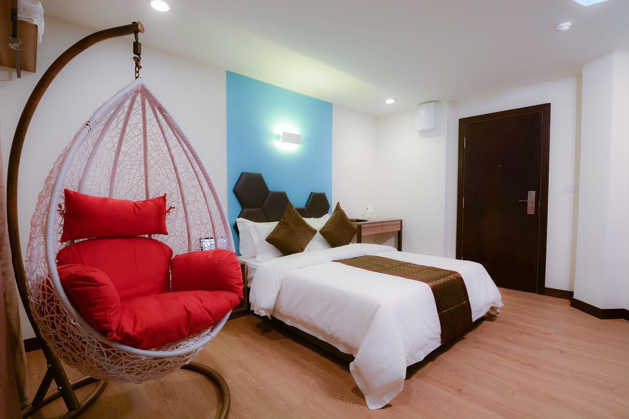 Memoire Hornbill Hotel Кучинг Екстериор снимка