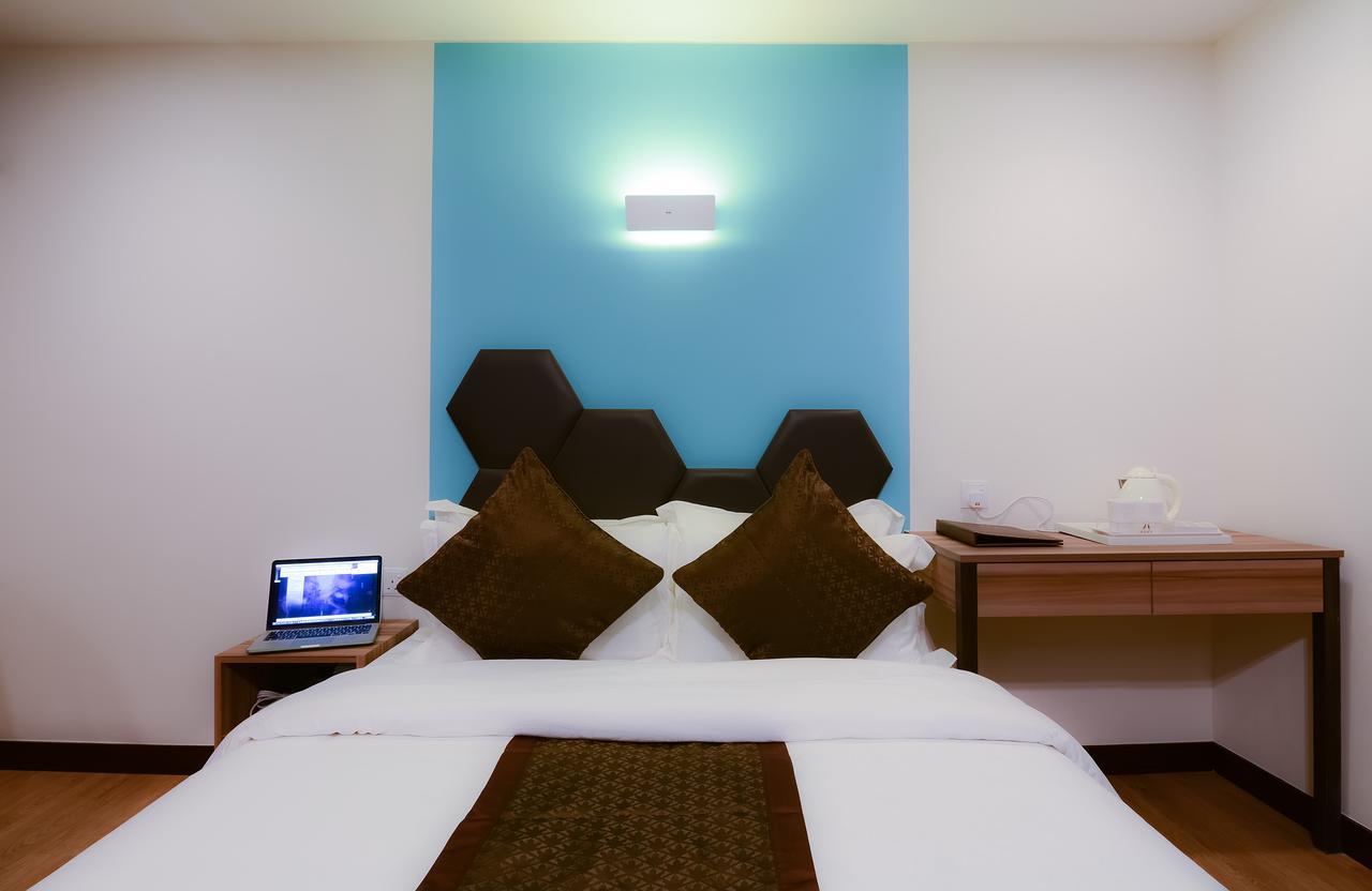 Memoire Hornbill Hotel Кучинг Екстериор снимка