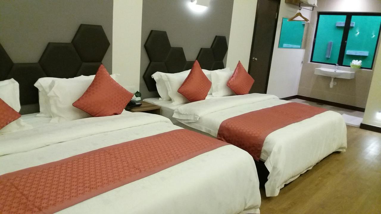 Memoire Hornbill Hotel Кучинг Екстериор снимка