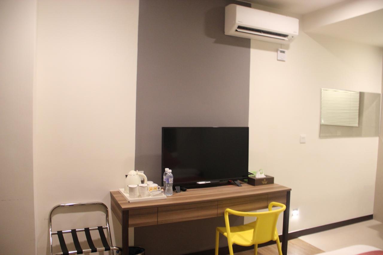 Memoire Hornbill Hotel Кучинг Екстериор снимка