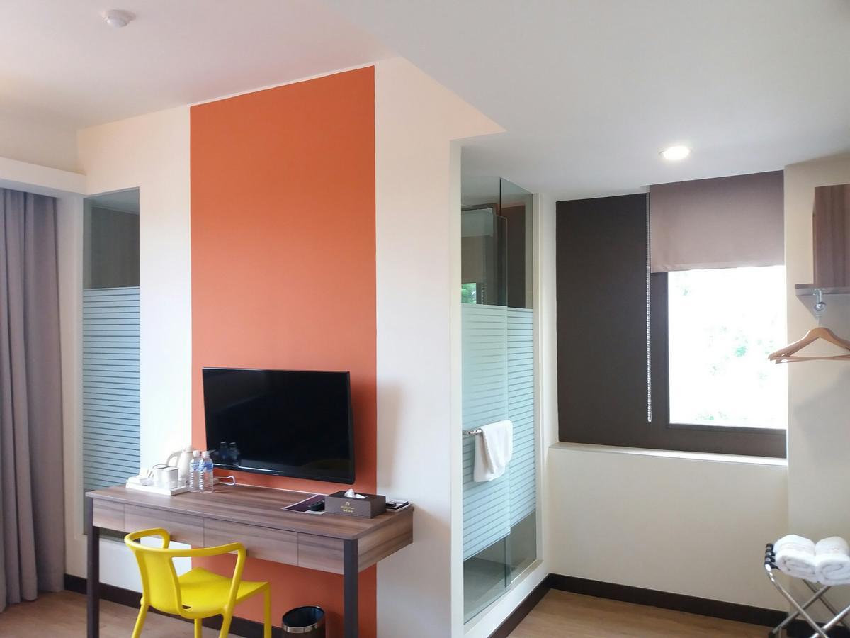 Memoire Hornbill Hotel Кучинг Екстериор снимка
