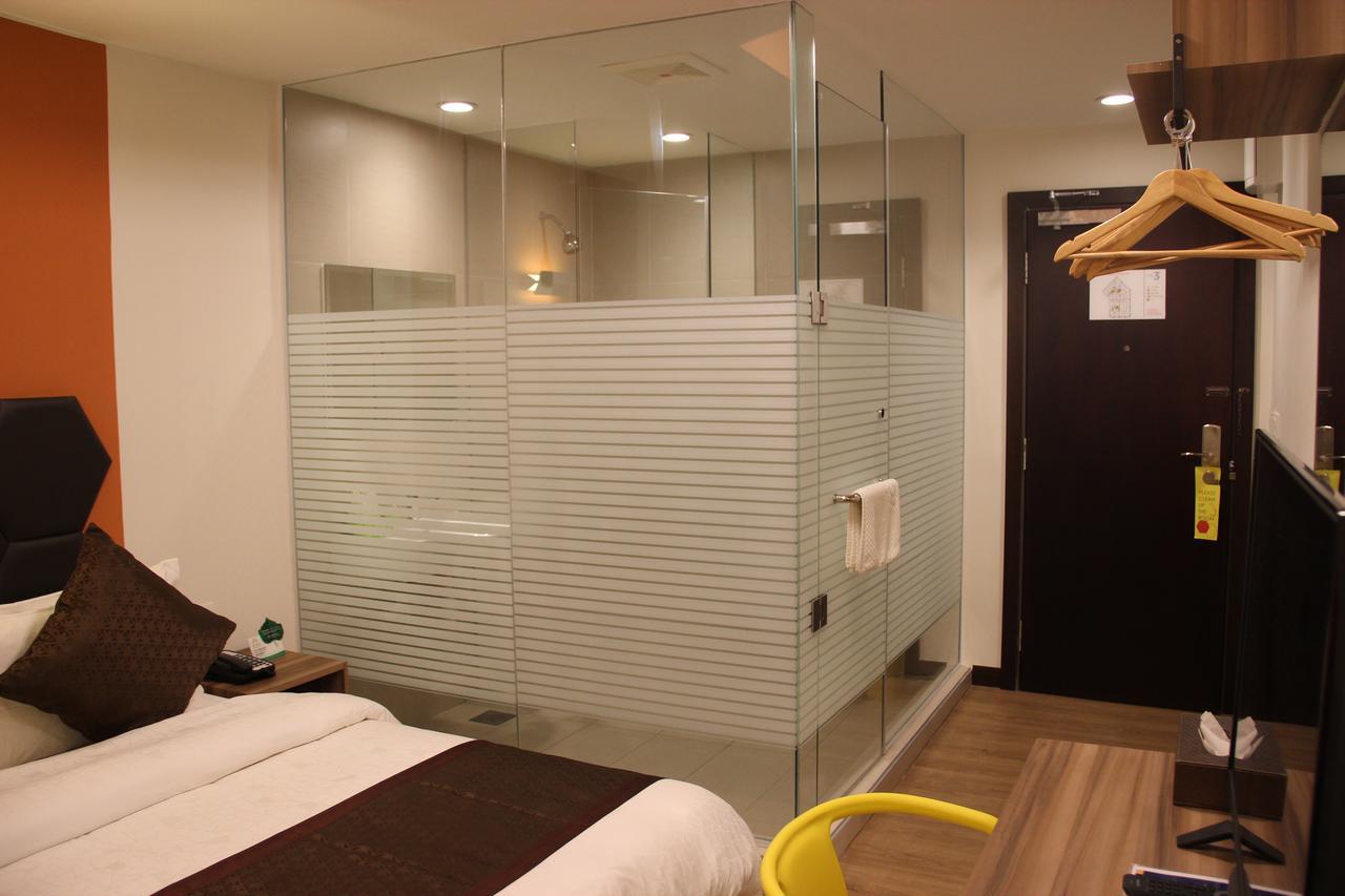 Memoire Hornbill Hotel Кучинг Екстериор снимка
