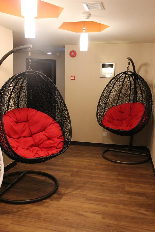 Memoire Hornbill Hotel Кучинг Екстериор снимка
