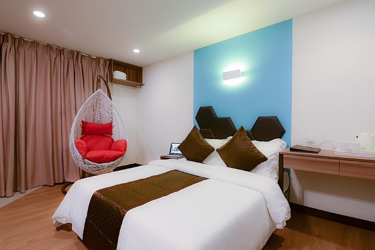 Memoire Hornbill Hotel Кучинг Екстериор снимка