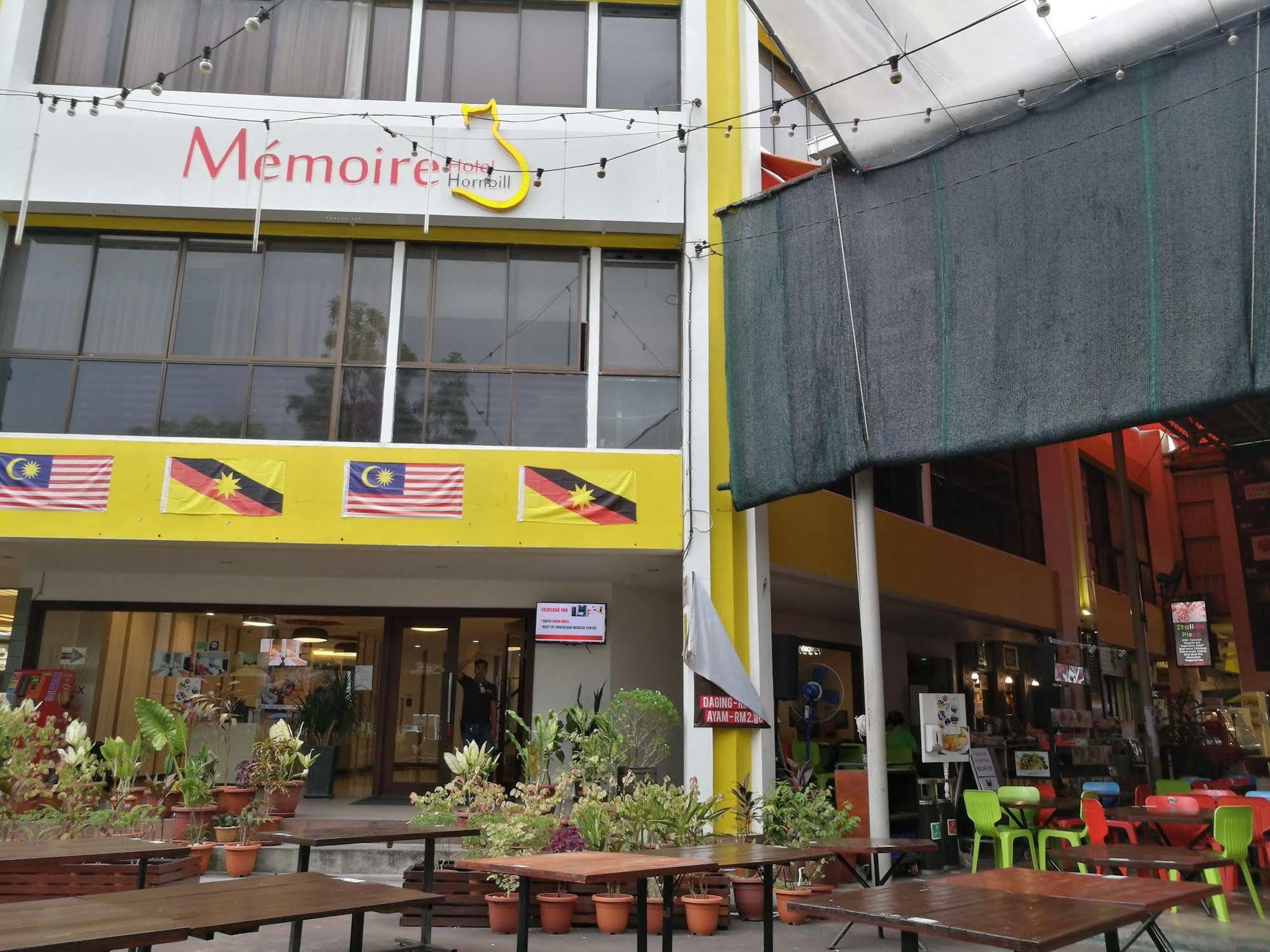 Memoire Hornbill Hotel Кучинг Екстериор снимка